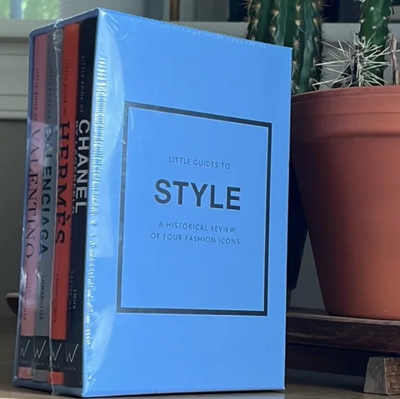Little Guides to Style III: A Historical Review of Four Fashion Icons - Picture 4 of 5